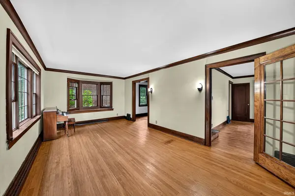 1214 Woodward AVE, South Bend, IN 46616-1524