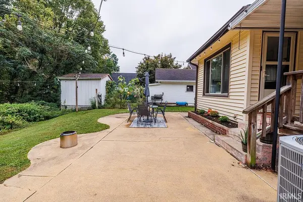 171 N Lewis ST, Bloomfield, IN 47424