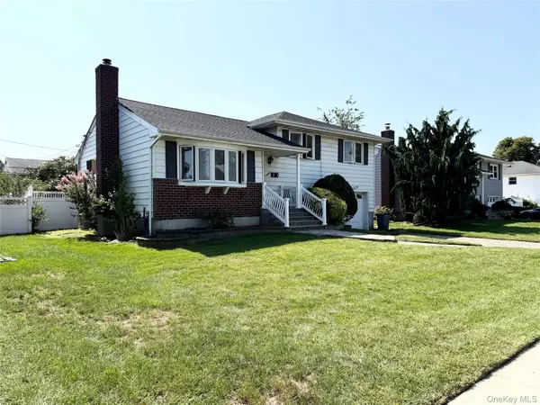 3938 Bernice RD, Seaford, NY 11783