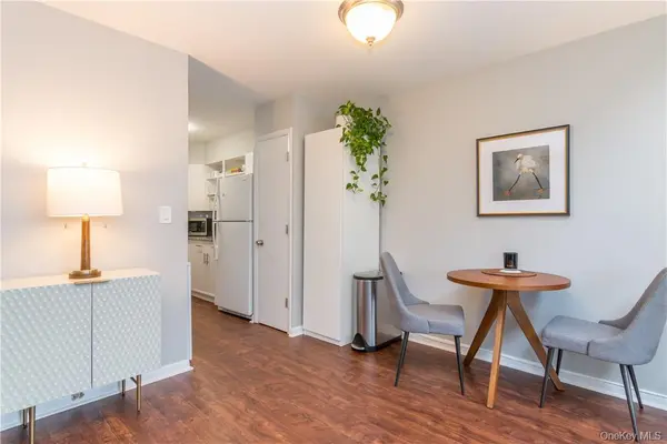 100 Chatterton AVE #4, White Plains, NY 10606