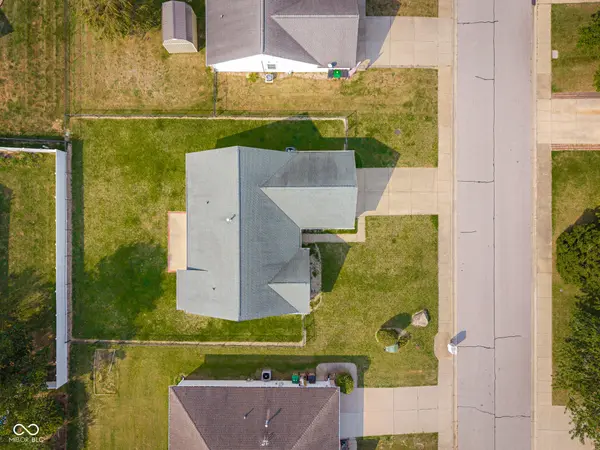 2974 Prairie Stream WAY, Columbus, IN 47203