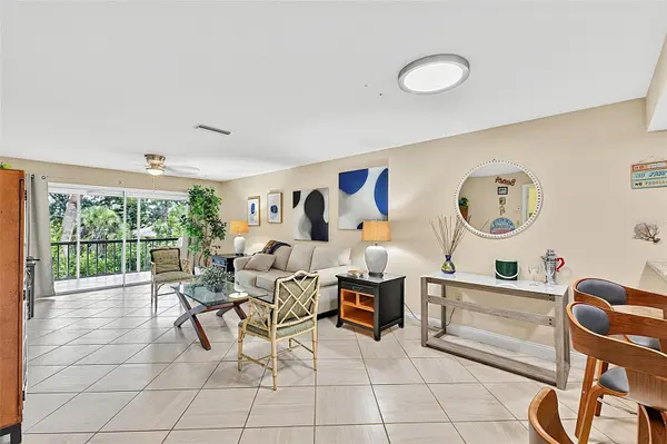 7143 WOOD CREEK DR #203, Sarasota, FL 34231