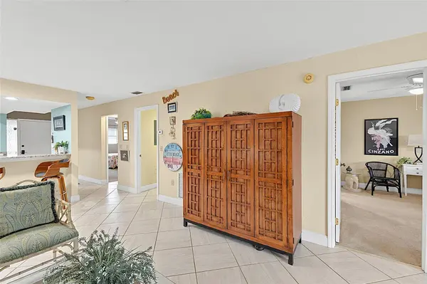 7143 WOOD CREEK DR #203, Sarasota, FL 34231