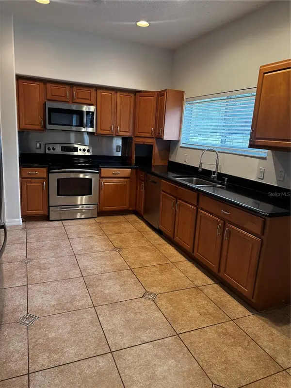 2742 DOVER GLEN CIR, Orlando, FL 32828