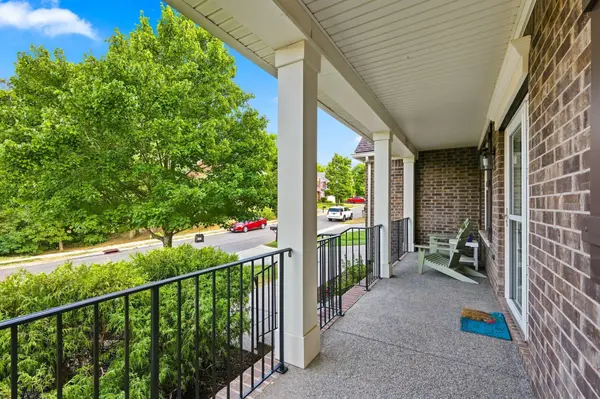719 Crestmark Dr, Mount Juliet, TN 37122