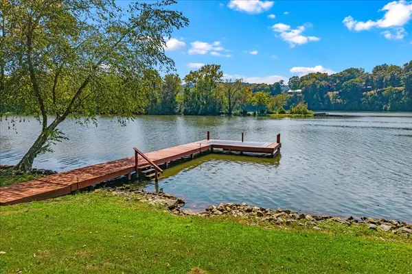 210 Willow Circle, Kingston, TN 37763