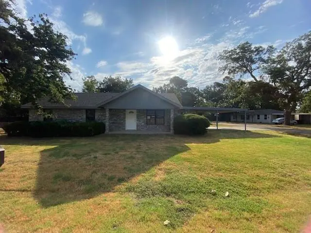 401 N Neathery Avenue, Collinsville, TX 76233