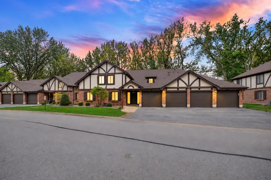 8225 Willow DR #45B, Palos Hills, IL 60465