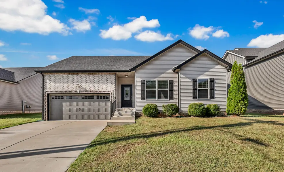 256 Azalea Dr, Oak Grove, KY 42262