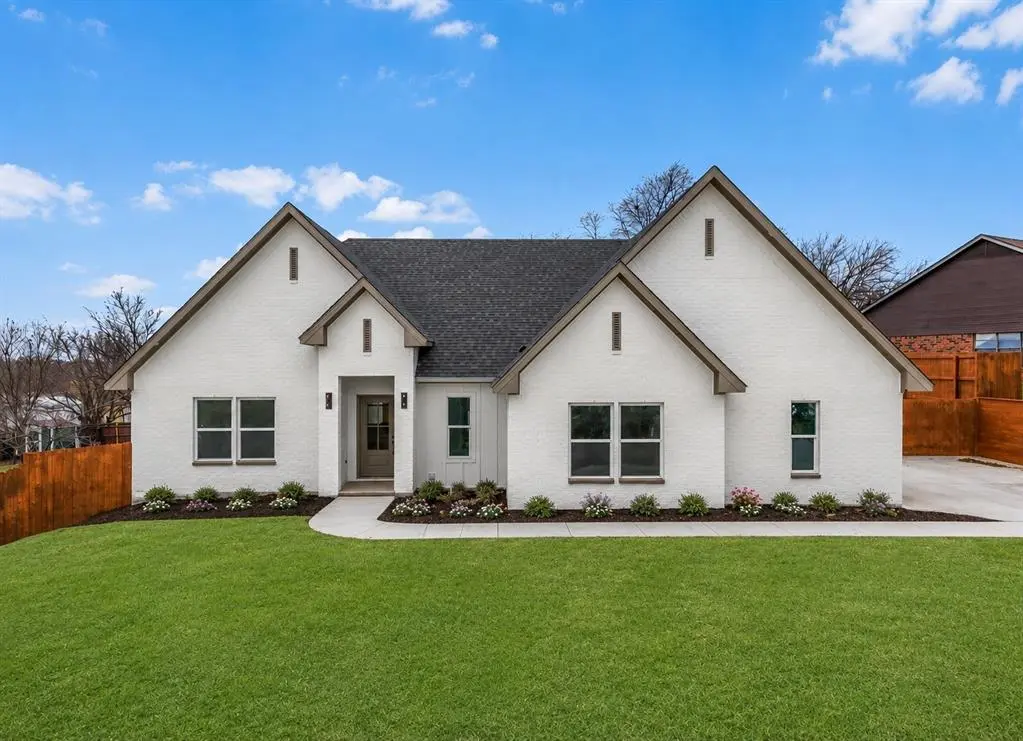 332 Hillcroft Road, Fort Worth, TX 76108