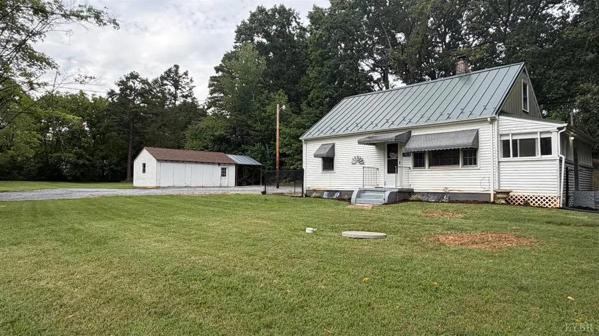 17817 Leesville RD, Evington, VA 24550