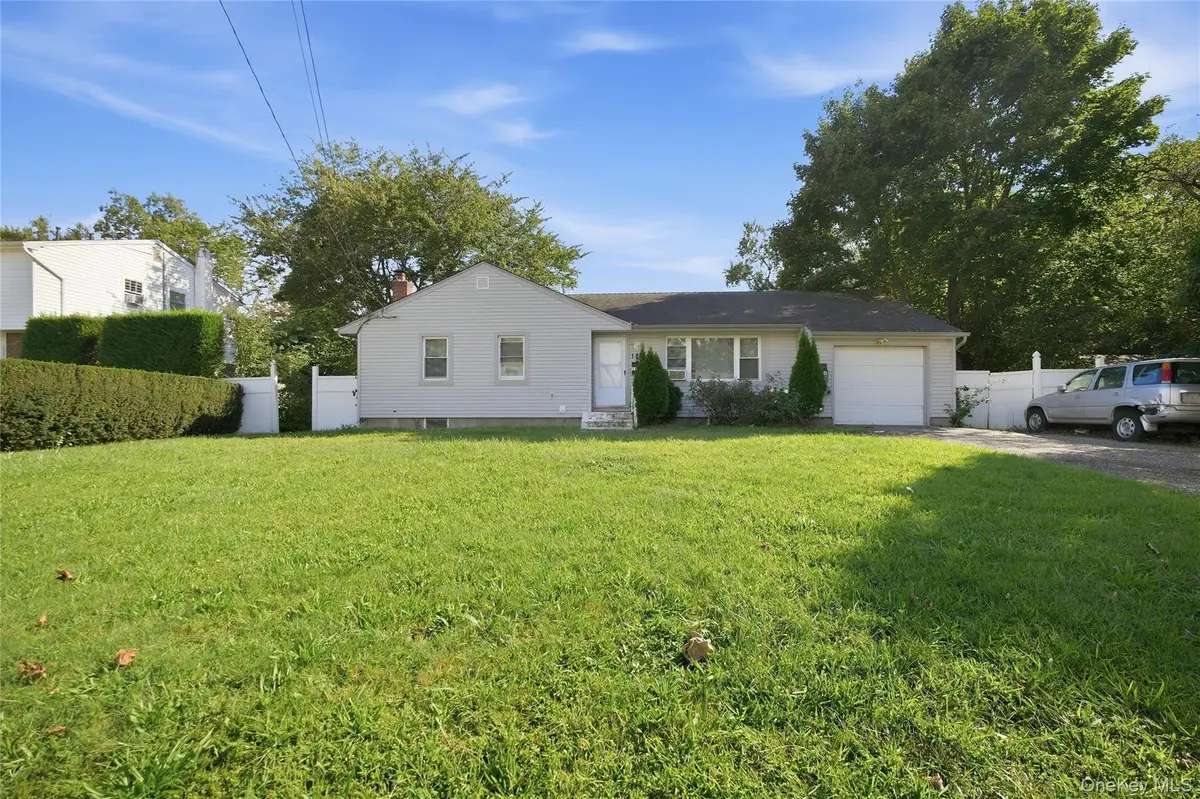 182 New York AVE, Bay Shore, NY 11706