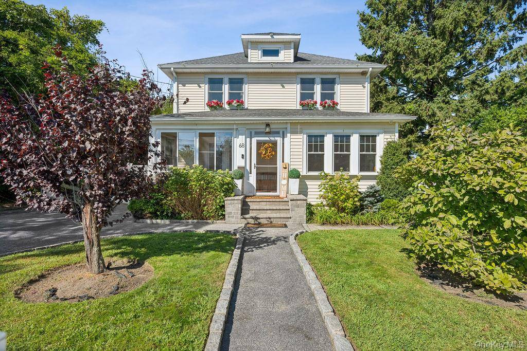 68 Lincoln AVE, Sayville, NY 11782