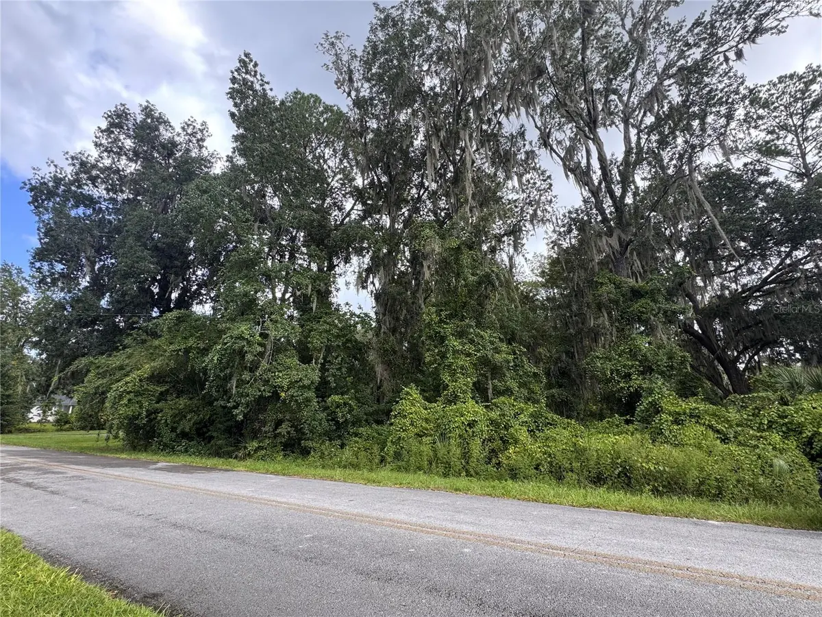 SE 4TH AVE, Melrose, FL 32666