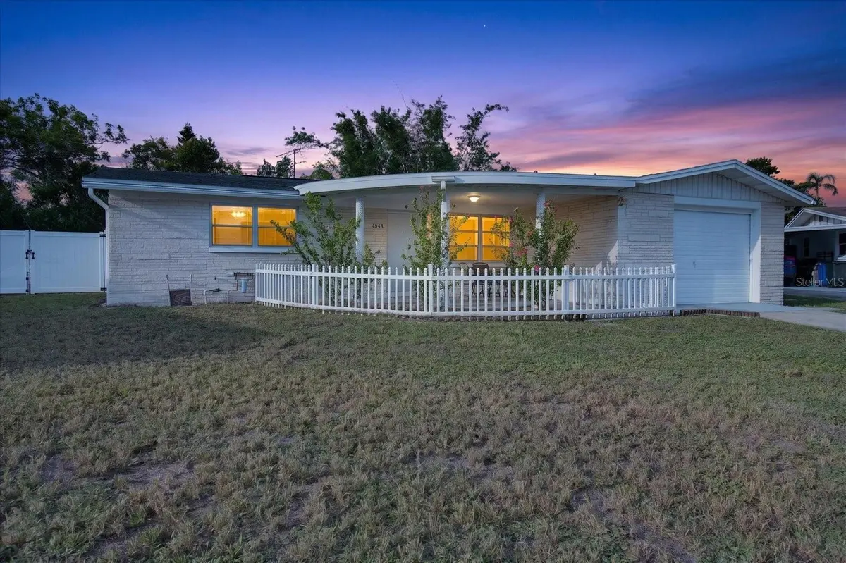 4843 CALAIS DR, Holiday, FL 34690