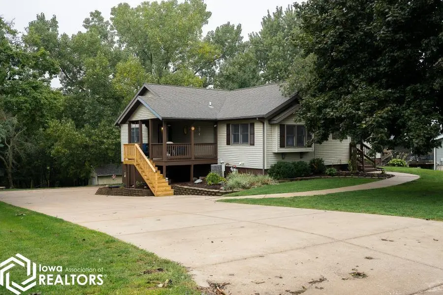 108 Hickory LN, Coon Rapids, IA 50058