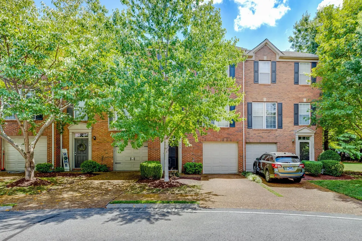 684 Huffine Manor Cir, Franklin, TN 37067