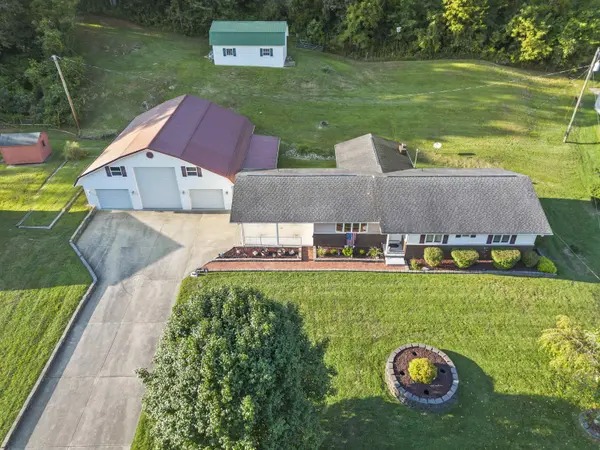 426 Little Fudges Creek Road, Barboursville, WV 25504