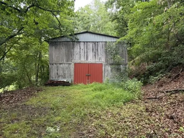 426 Little Fudges Creek Road, Barboursville, WV 25504
