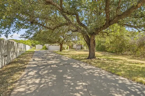 4017 Dakota Trail, Granbury, TX 76048