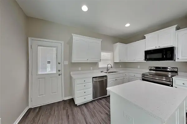 11704 Anna Grace Drive, Fort Worth, TX 76028
