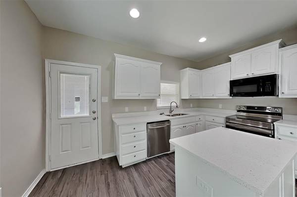 11704 Anna Grace Drive, Fort Worth, TX 76028