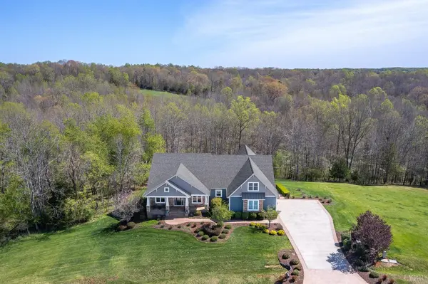 1420 West Crossing DR, Forest, VA 24551
