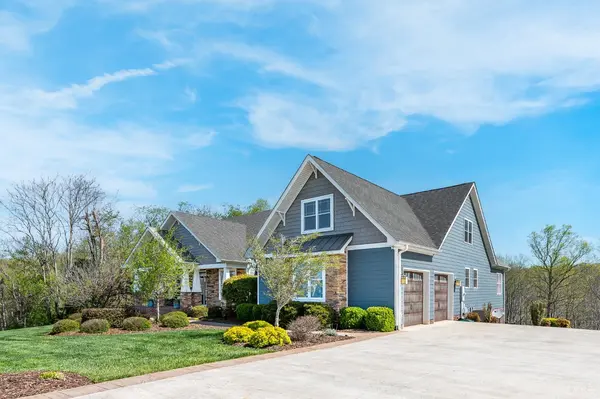 1420 West Crossing DR, Forest, VA 24551