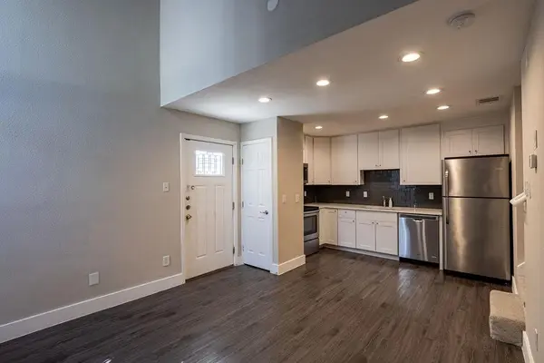 935 La Posada DR #216, Austin, TX 78752