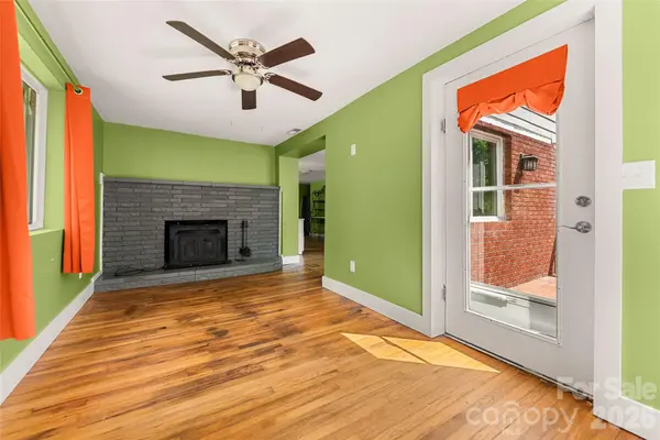 108 Wilrecar DR, Black Mountain, NC 28711