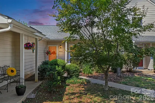 9014 Mcalpine Cove CT, Charlotte, NC 28270