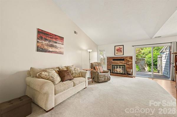 9014 Mcalpine Cove CT, Charlotte, NC 28270