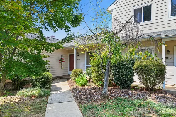9014 Mcalpine Cove CT, Charlotte, NC 28270