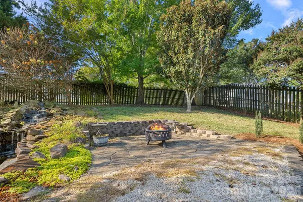 10327 Shady Rest LN, Charlotte, NC 28214