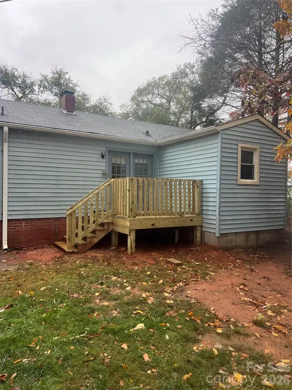 243 Governors View RD, Asheville, NC 28805