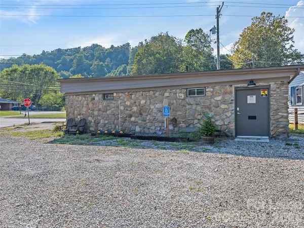 491 Allens Creek RD, Waynesville, NC 28786