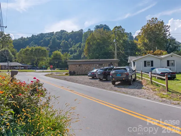 491 Allens Creek RD, Waynesville, NC 28786