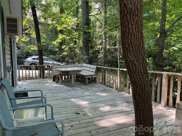 10 Hopewell LN, Flat Rock, NC 28731