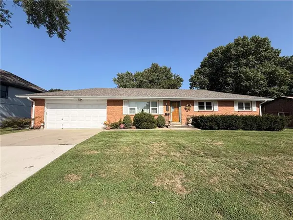 705 Quincy BLVD, Smithville, MO 64089