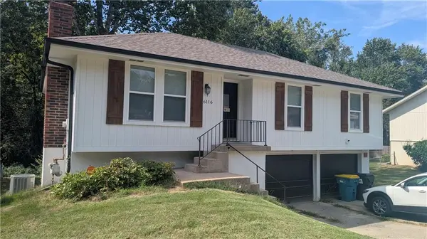 6116 N Broadway ST, Gladstone, MO 64118