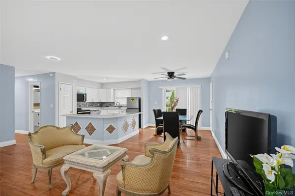 182 New York AVE, Bay Shore, NY 11706