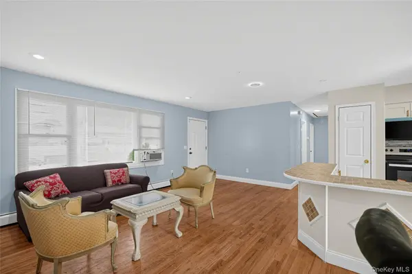 182 New York AVE, Bay Shore, NY 11706
