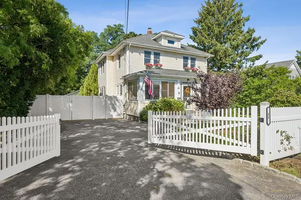 68 Lincoln AVE, Sayville, NY 11782