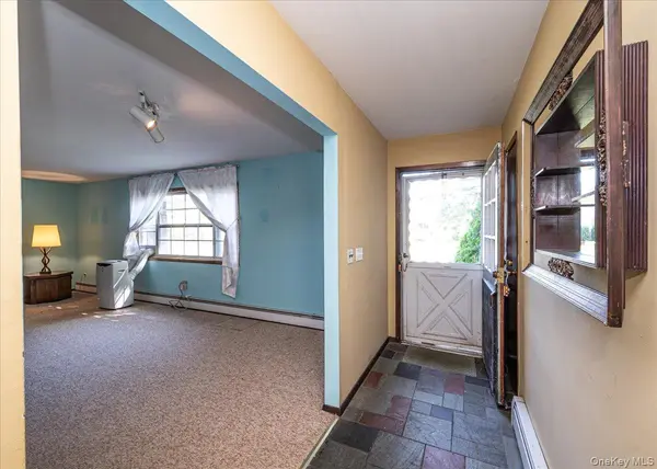 632 Spruce AVE, Sayville, NY 11782