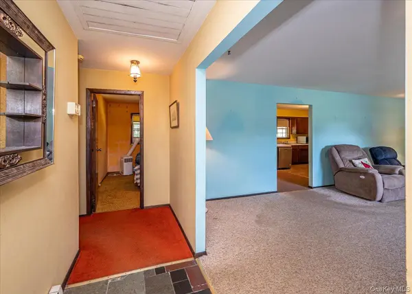 632 Spruce AVE, Sayville, NY 11782