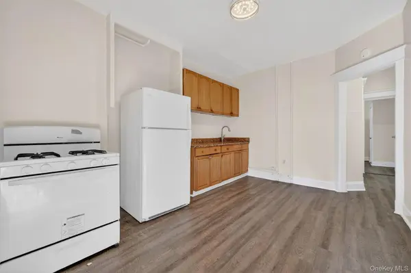 74 Oak ST #1A, Yonkers, NY 10701