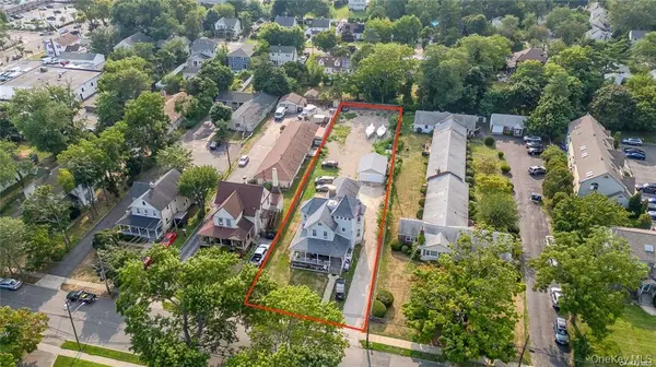 38 Park AVE, Amityville, NY 11701