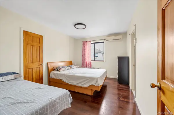2518 123rd ST, Flushing, NY 11354