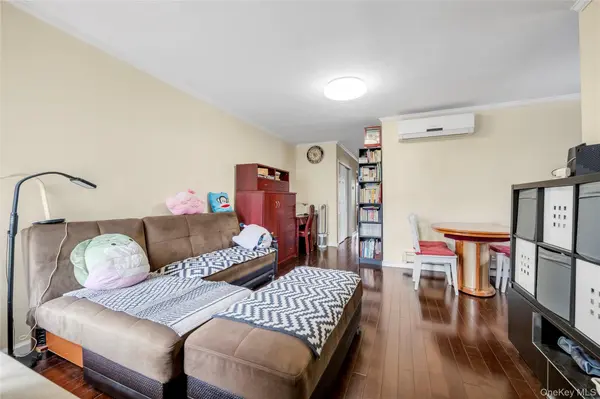 2518 123rd ST, Flushing, NY 11354