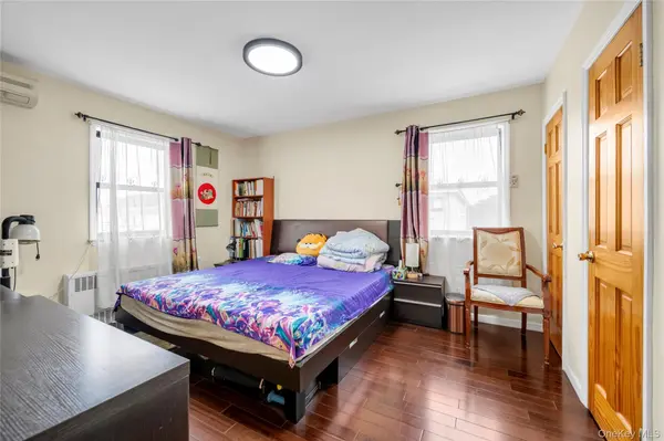 2518 123rd ST, Flushing, NY 11354